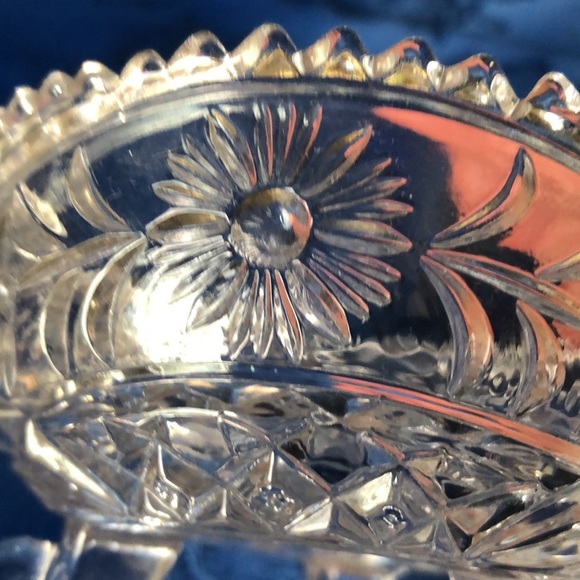 Vintage Chrystal Footed Candy Dish 4.5” diameter - Picture 4 of 8